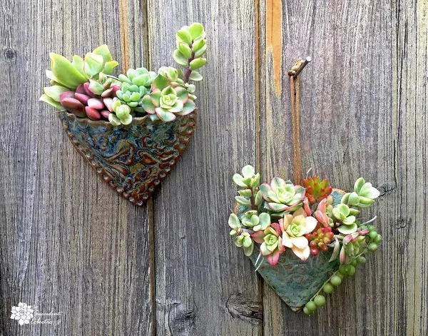 PLANTING SUCCULENT HEART POCKET PLANTER