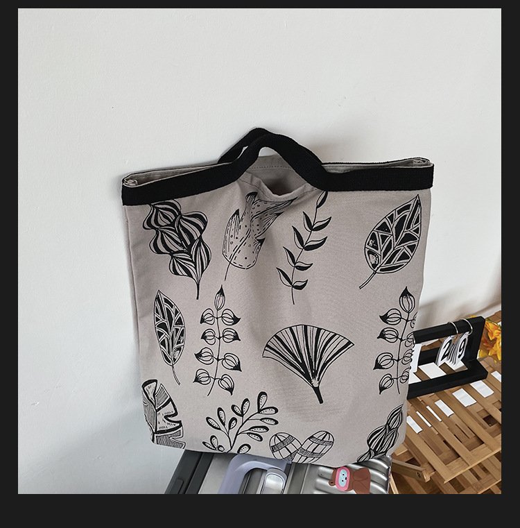 Fashionable Large Capacity Graffiti Canvas Bag